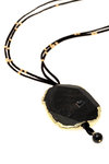 γυναικείο κολλιέ με κρεμαστό μαύρο αχάτη δεμένο σε ασημένιο επιχρυσωμένο πλαίσιο με μαύρο βελούδινο κορδόνι με ασημένια επίχρυσα στοιχεία / 2KO0205