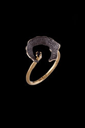 γυναικείο δαχτυλίδι chevalier  ''πέταλλο'' με μαύρο ζιργκόν σε χρυσό Κ14 με επιροδίωση (1DA2815)