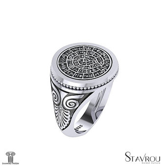 Γυναικείο στρόγγυλο σεβαλιέ Δαχτυλίδι σφραγίδα ΔΙΣΚΟΣ ΦΑΙΣΤΟΥ - 3.03 akr με σχέδιο ακροκέραμο στη γάμπα / Ασημένιο, χειροποίητο, δίχρωμο, λευκό - μαύρο με πατίνα