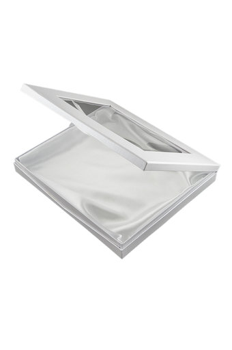 πολυτελής λευκή στεφανοθήκη επενδεδυμένη με λευκό σατέν / 2ΣΦ0009